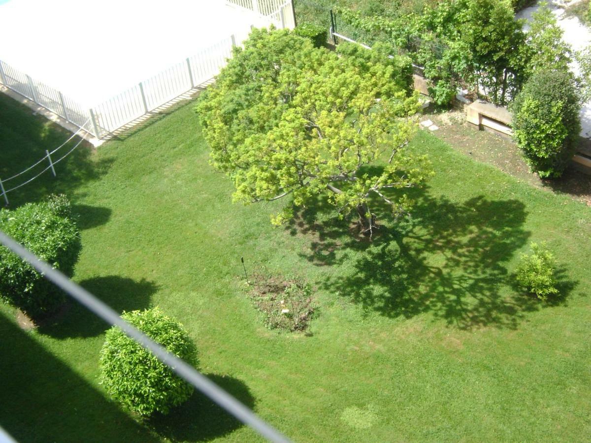 Jardins Du Pont Du Lys Lägenhet Juan-les-Pins Exteriör bild